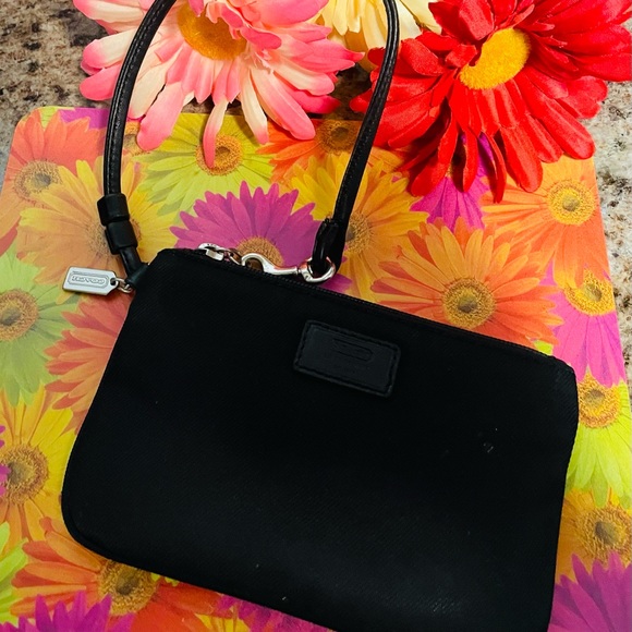 Coach Wristlet - Picture 4 of 7